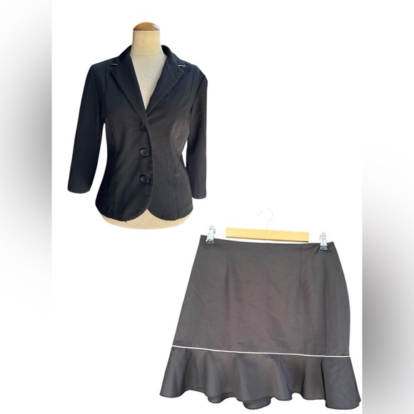 Alyn Paige Jackets & Blazers - Alyn Paige Vintage Blazer Skirt Set Black 8/10